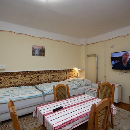 Amalia Apartman Gyula Exterior foto