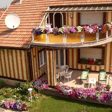 Amalia Apartman Gyula Exterior foto