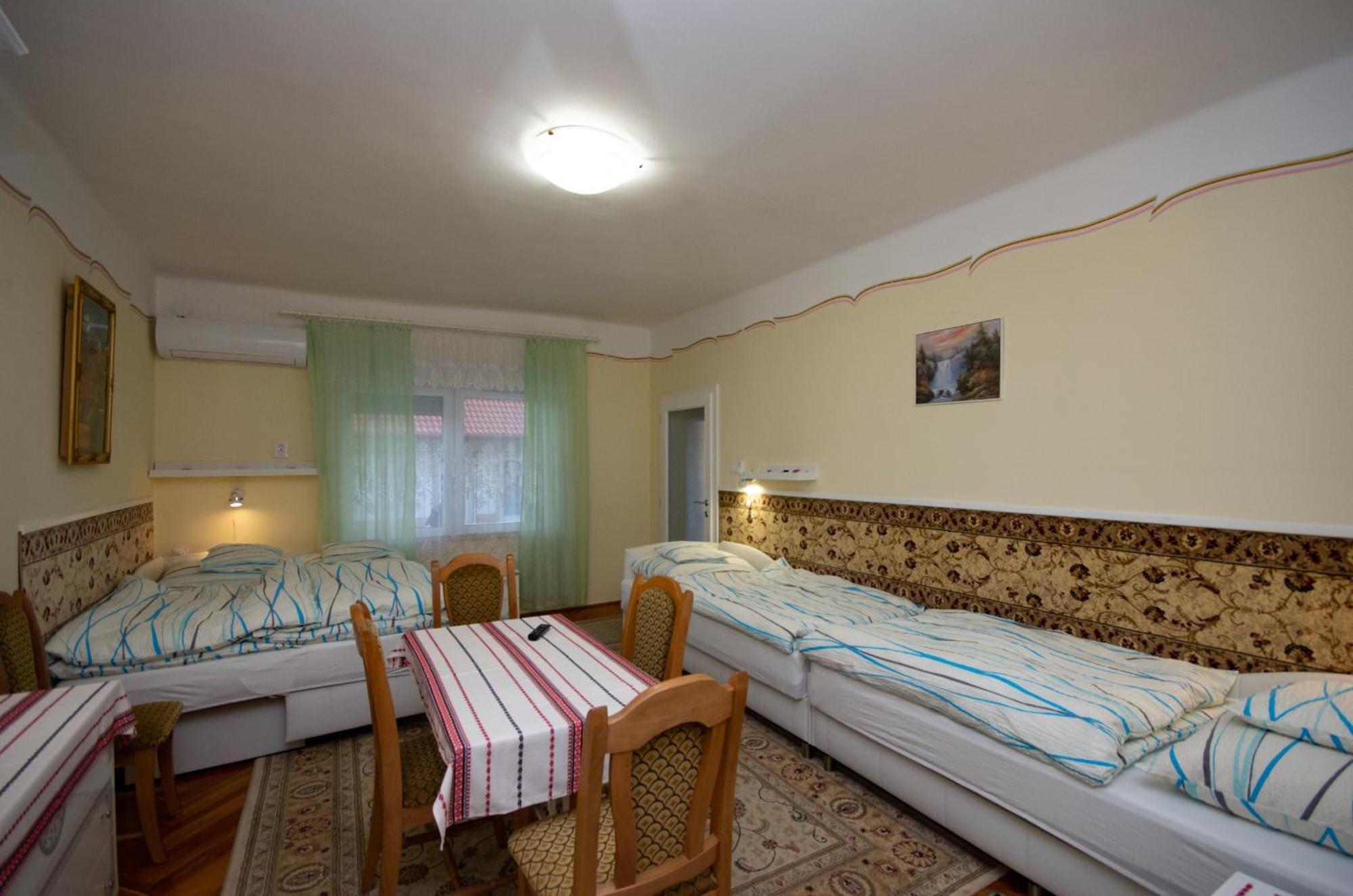 Amalia Apartman Gyula Exterior foto