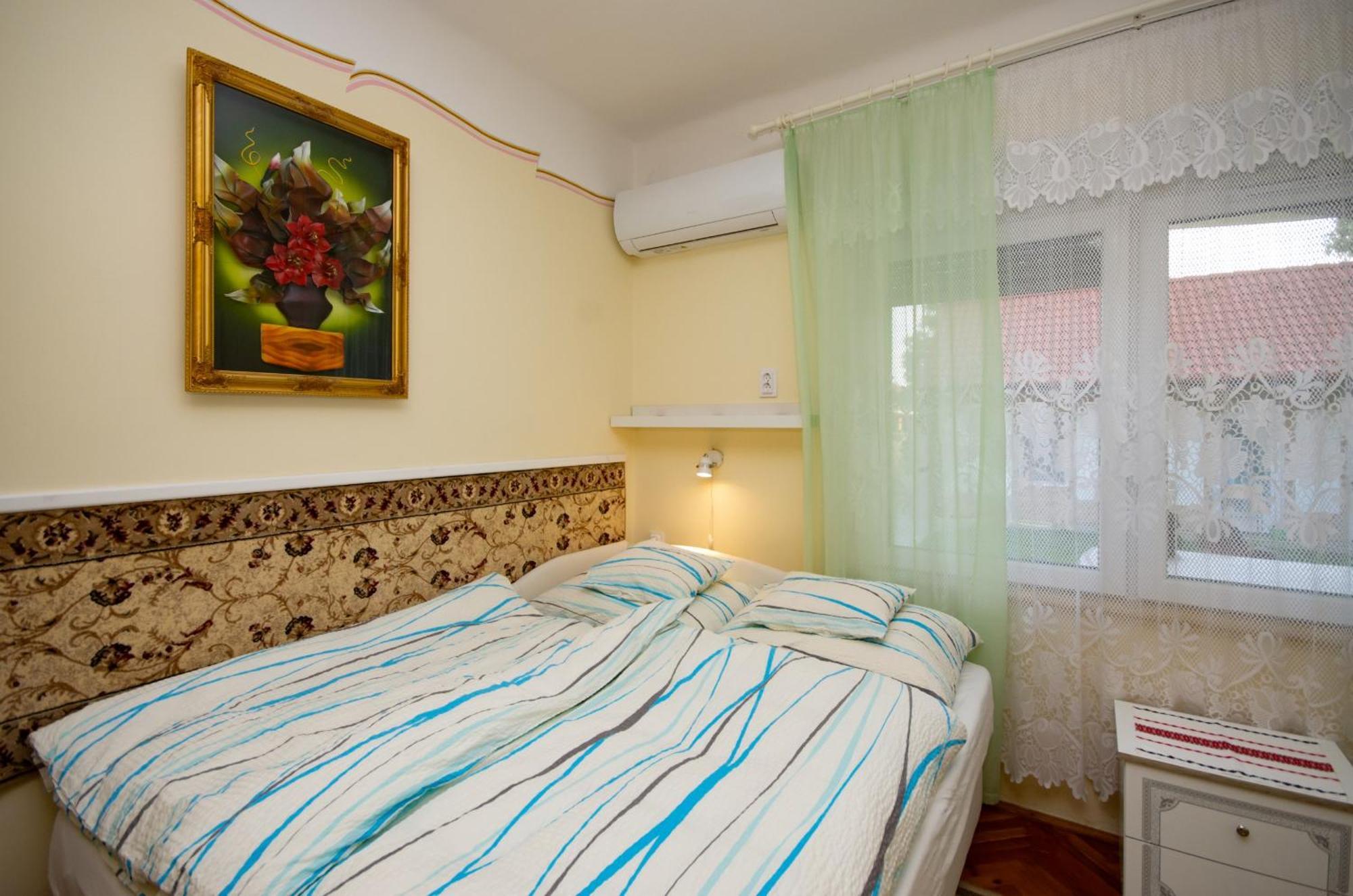 Amalia Apartman Gyula Exterior foto