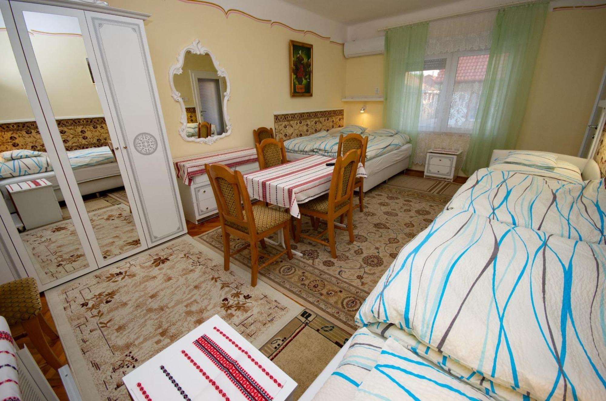 Amalia Apartman Gyula Exterior foto