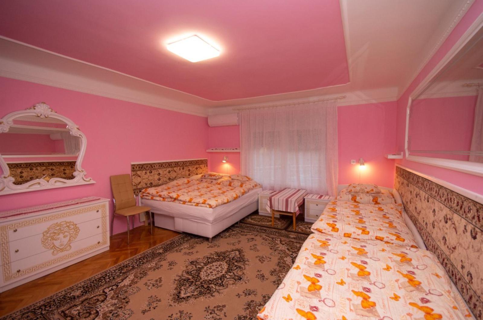 Amalia Apartman Gyula Exterior foto