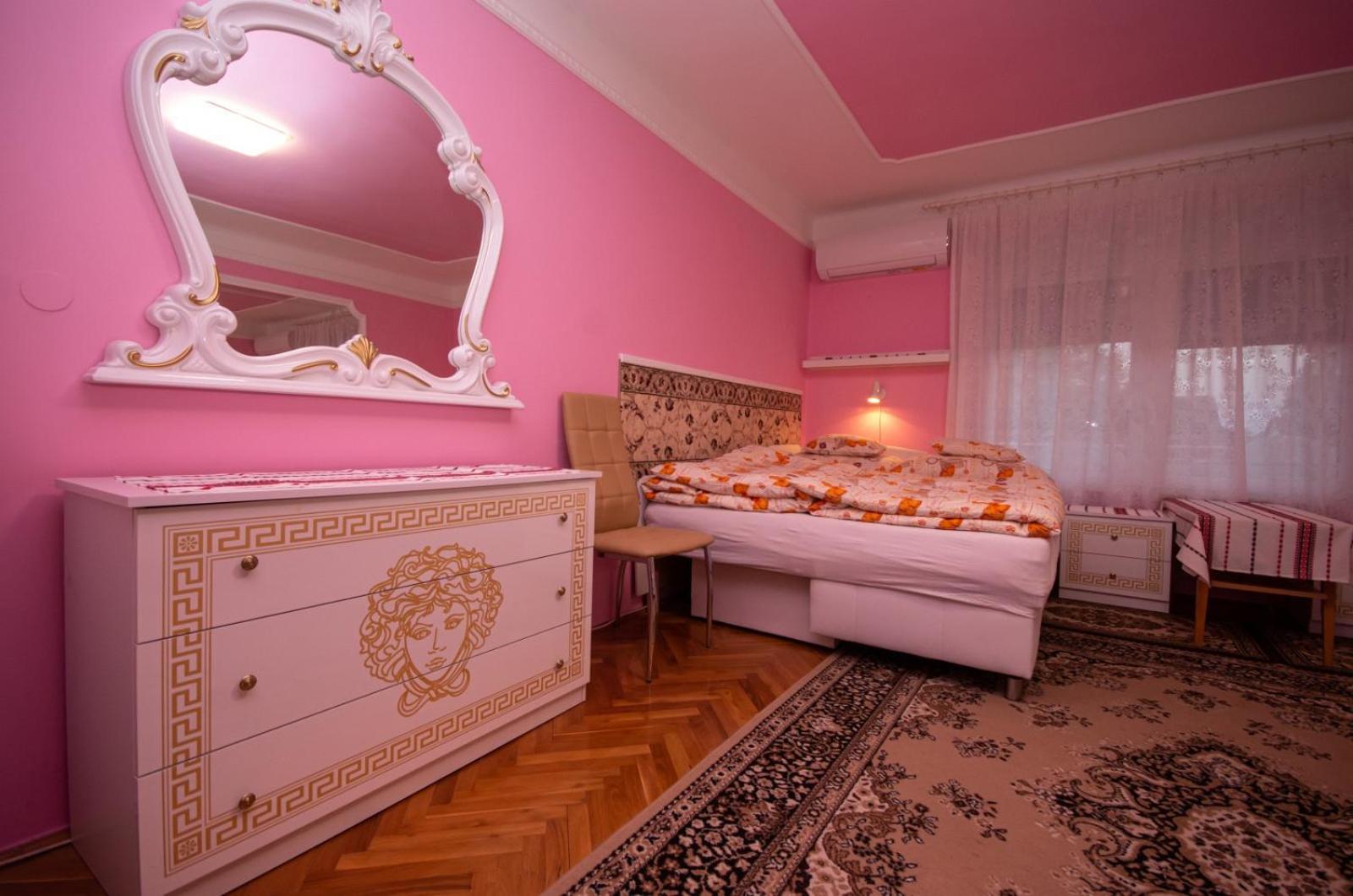 Amalia Apartman Gyula Exterior foto