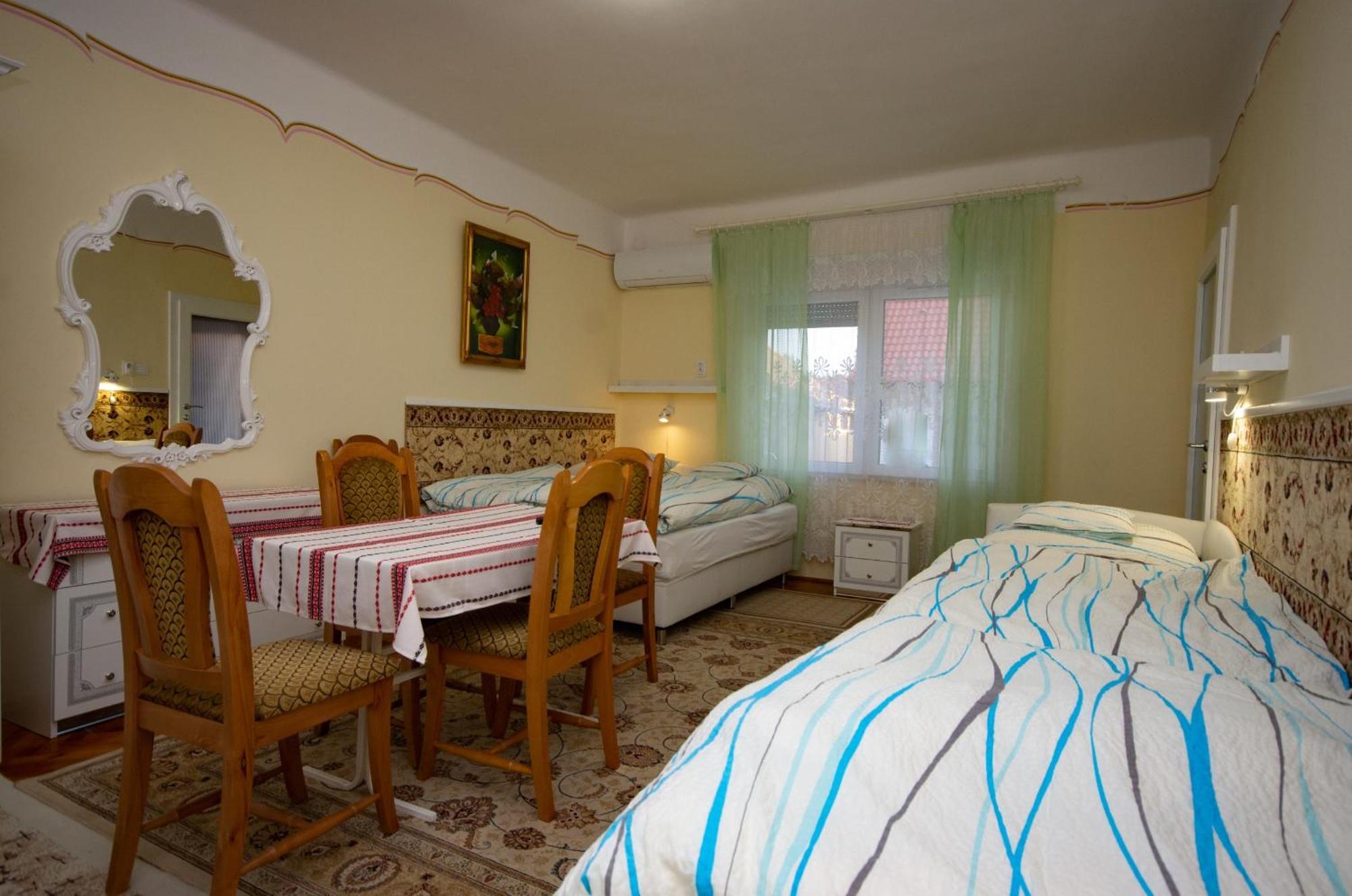 Amalia Apartman Gyula Exterior foto