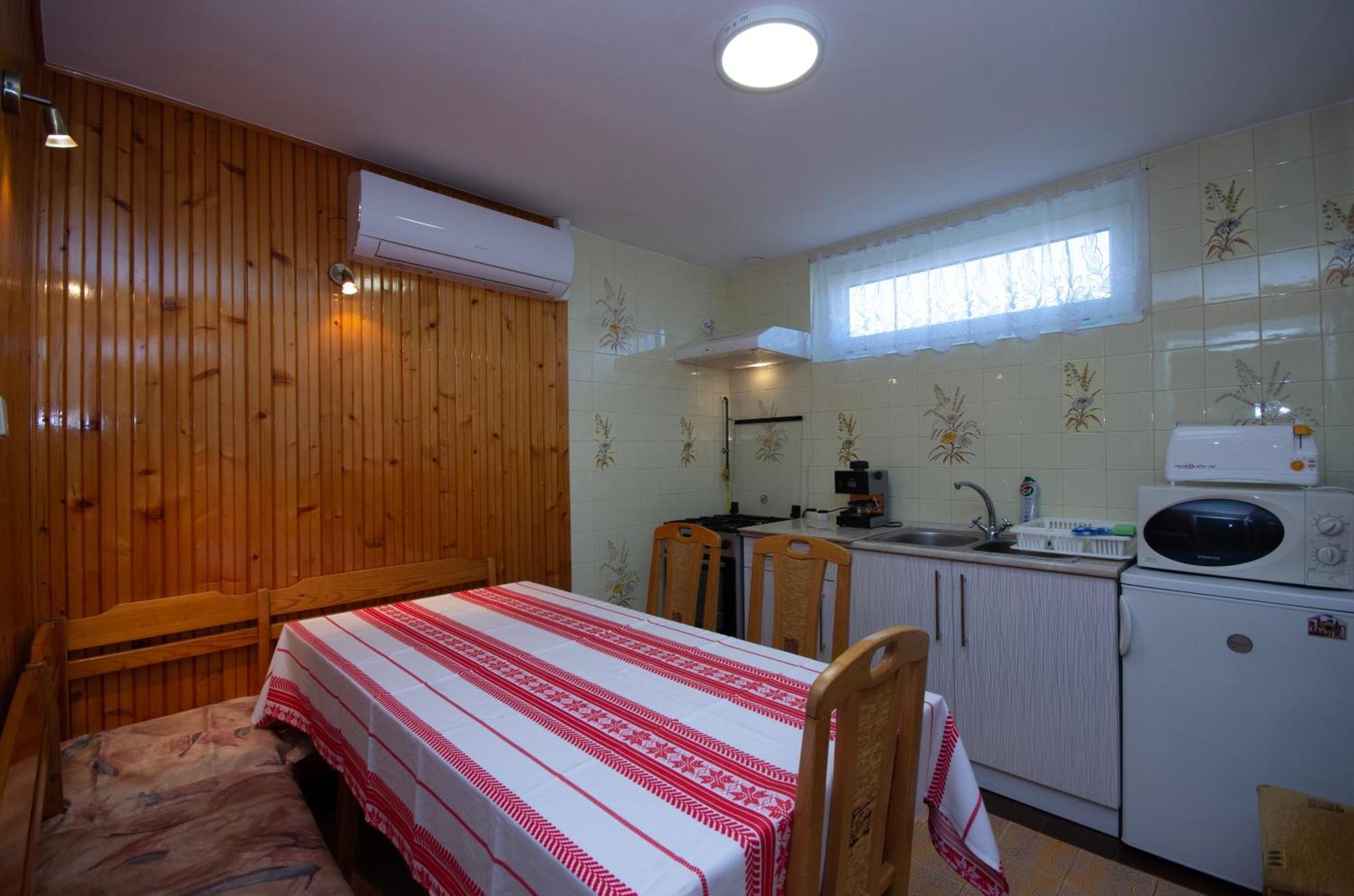 Amalia Apartman Gyula Exterior foto