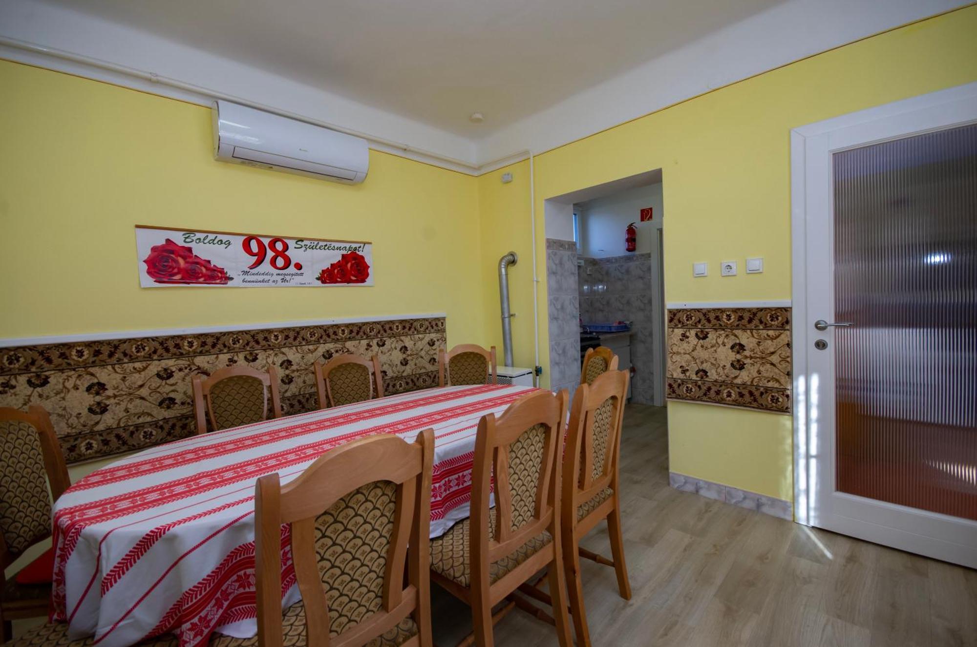 Amalia Apartman Gyula Exterior foto