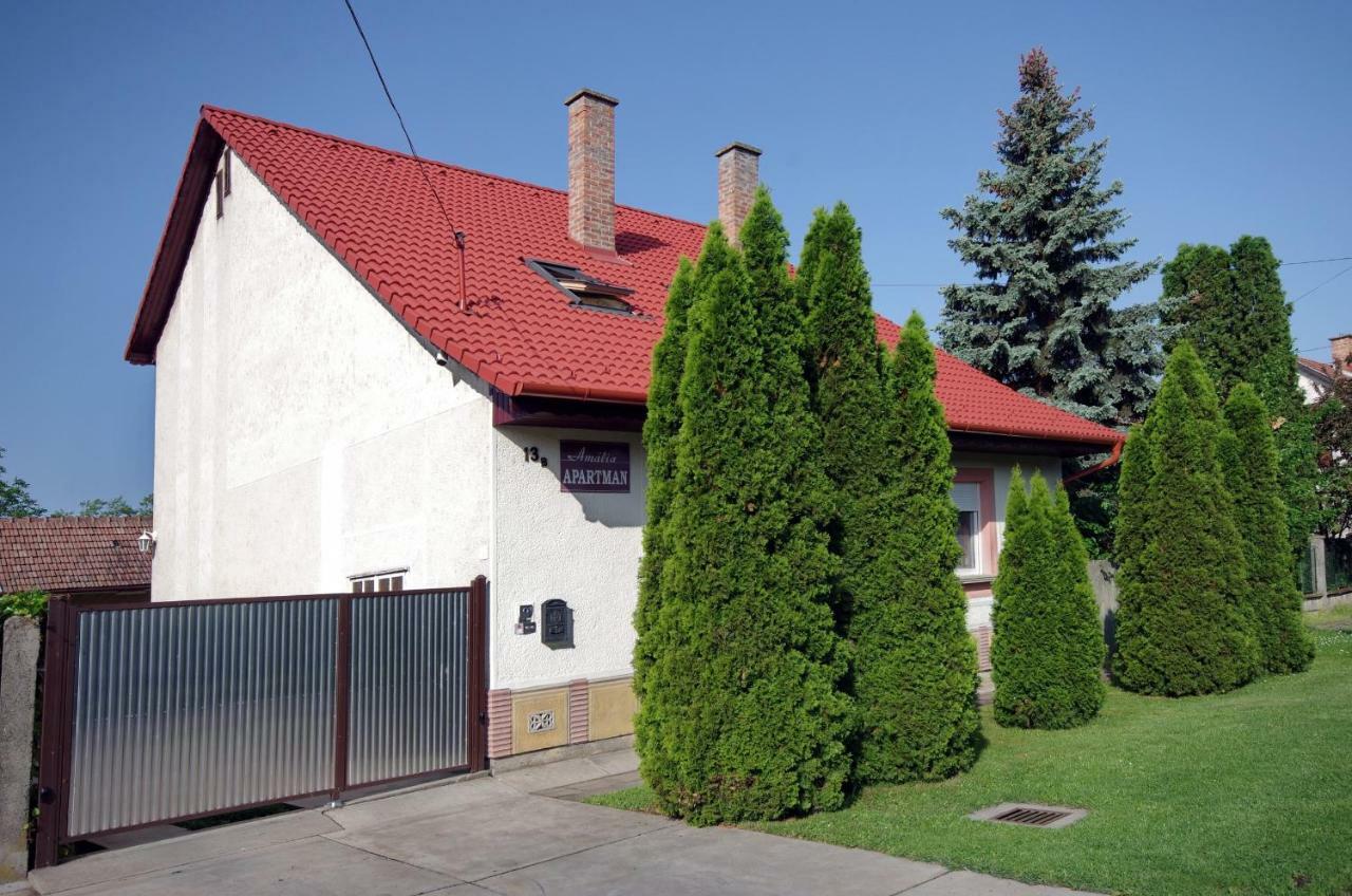 Amalia Apartman Gyula Exterior foto