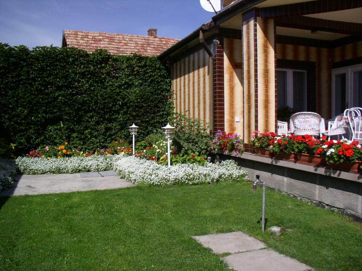 Amalia Apartman Gyula Exterior foto