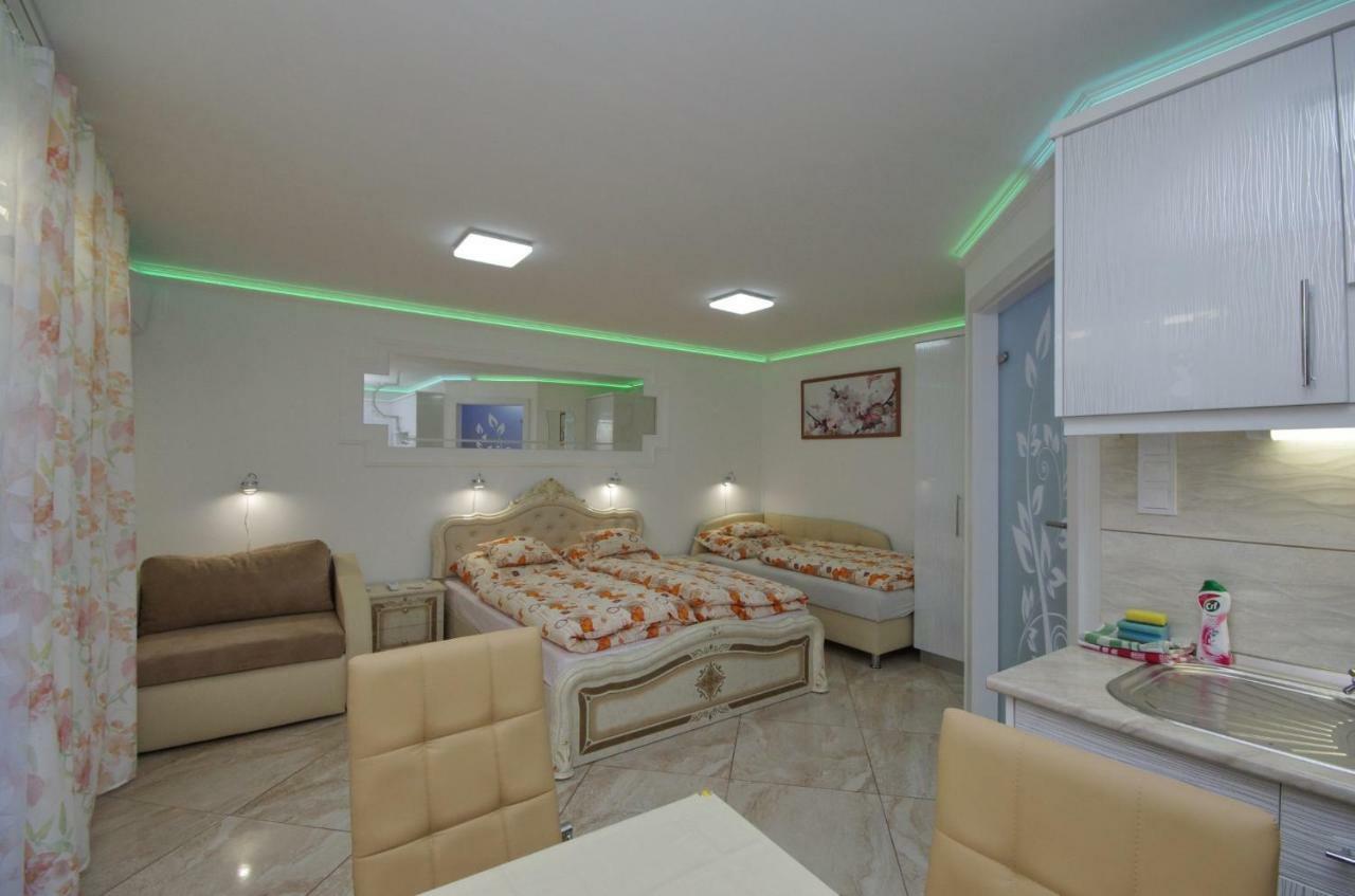 Amalia Apartman Gyula Exterior foto