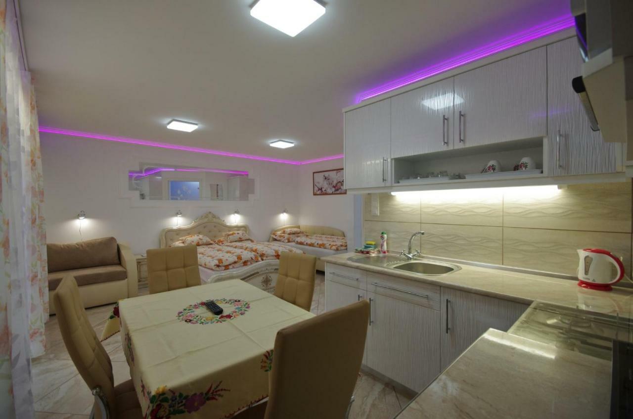 Amalia Apartman Gyula Exterior foto