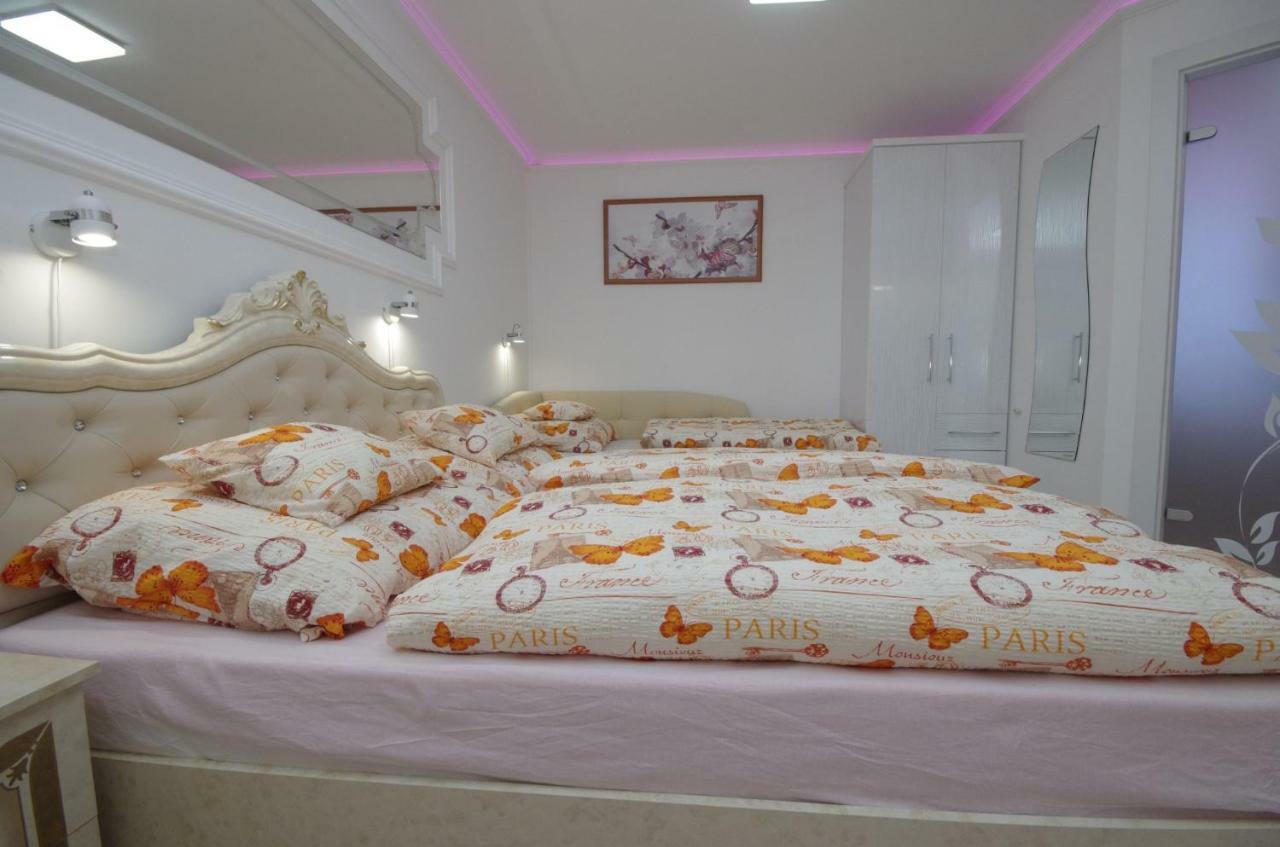 Amalia Apartman Gyula Exterior foto